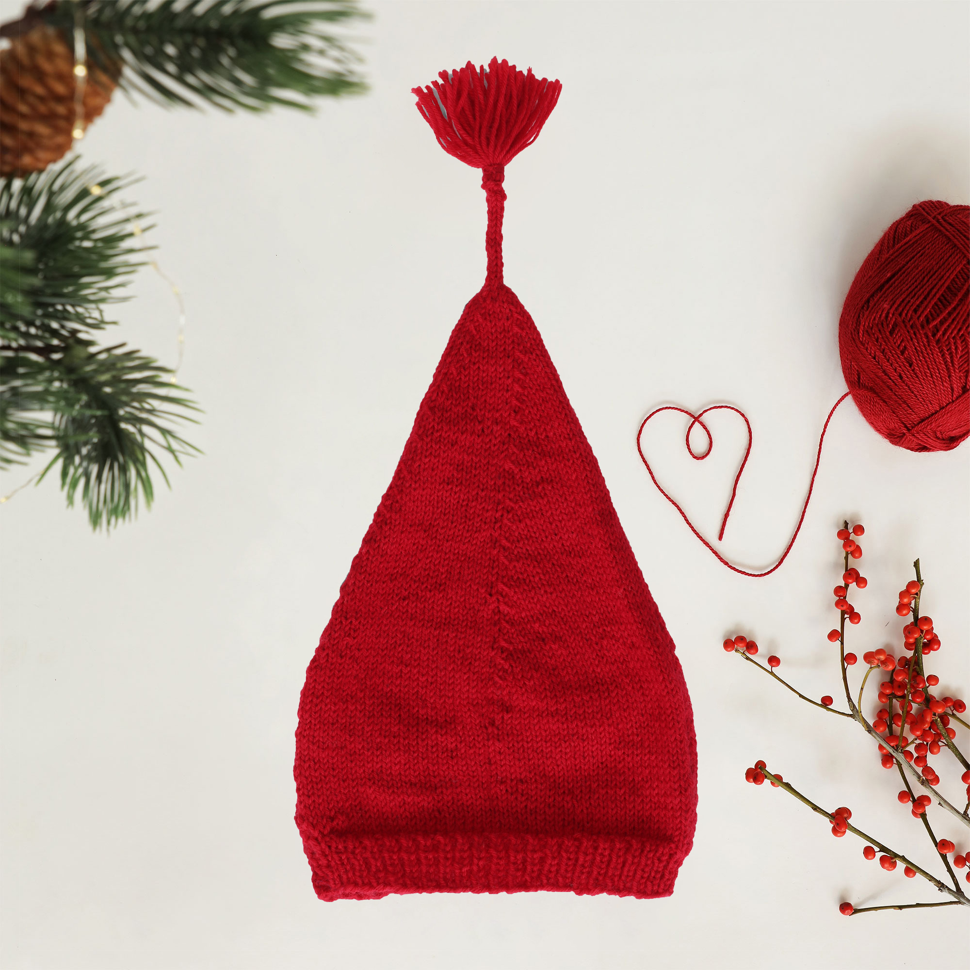 Klik for at se og downloade opskriften på Årets nissehue